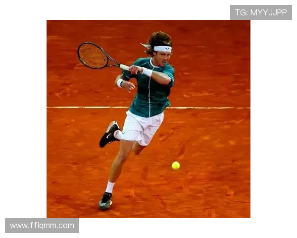 网球赛场新星崛起:年轻球员挑战传统强者引发热议 网球赛场新星崛起:年轻球员挑战传统强者引发热议